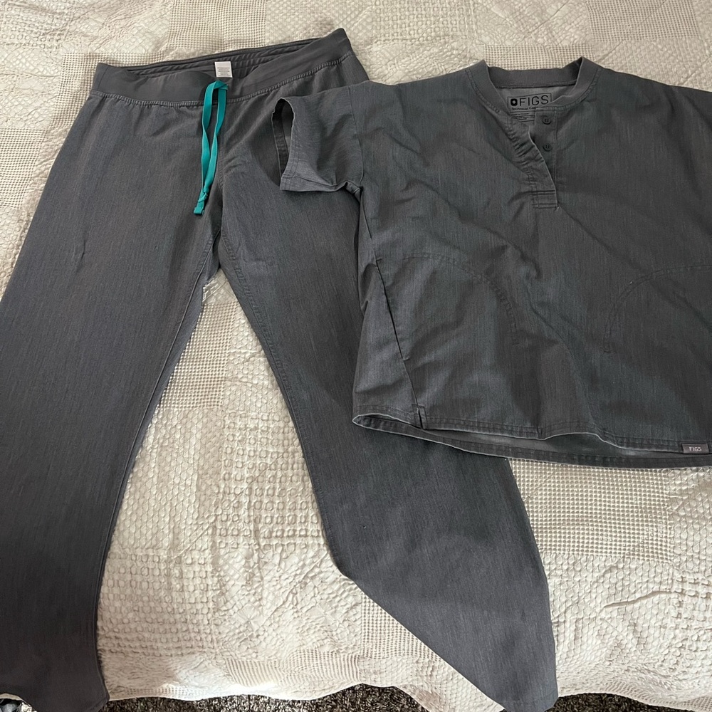 Figs Grey Scrub set